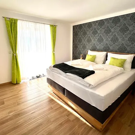 Sunnseitn By Gerrit & Herfried