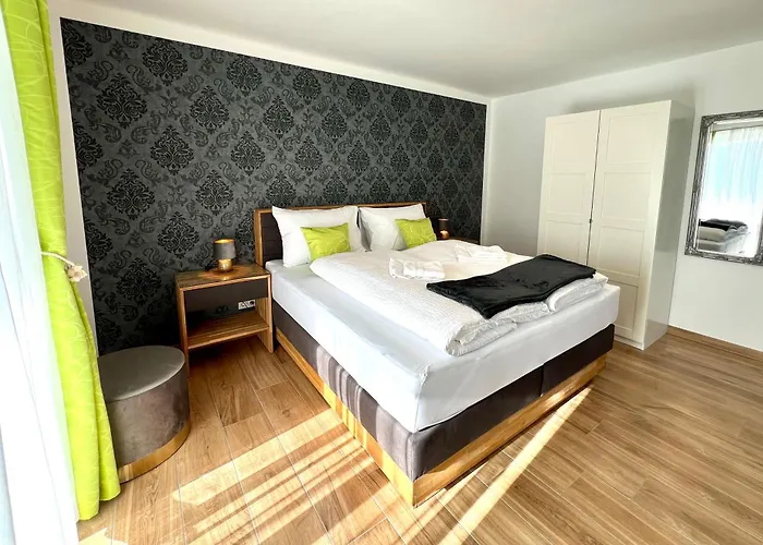 Sunnseitn By Gerrit & Herfried *